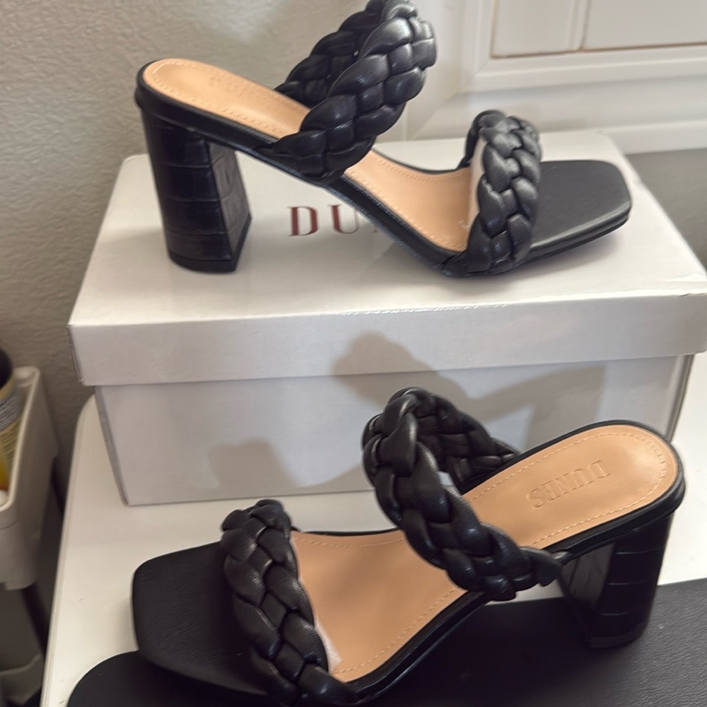 New Dunes women’s iris braided heel sandal